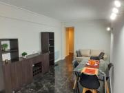 Dpto 2 amb, con dependencia, balcón y cochera