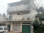 Dpto 2 amb muy luminoso, 2do piso por escalera