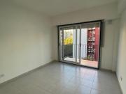 DPTO DE UN AMBIENTE A LA CALLE CON BALCON