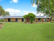 Dream Country Living Just 10 Minutes from Warwick CBD !