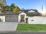 Dream home / Lagoon Side Retreat in Coffs Harbour
