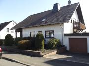 Drei Wohnungen, ein Zuhause: Einfamilienhaus mit...