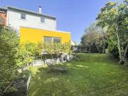 Dreifamilien Endhaus mit eingewachsenem Garten auf...