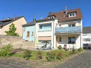 Dreifamilienhaus mit Garagen – Eigennutzer willkommen:...