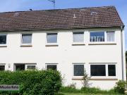 Dreifamilienhaus nebst 5 Garagen