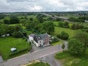 Dreifassadenhaus Haus Pferdeboxen Obstgarten
