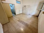Dto monoamb al fte en Pb con pequeño patio/lavad, cocina ind