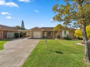 Dual Accommodation Opportunity in a Prime Coastal Pocket