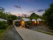 Dual Dwelling Hinterland Retreat on 2,706m²