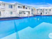 DUAL KEY POOLSIDE APARTMENT!