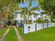 Dual living park side perfection steps from the foreshore!