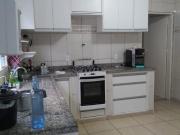Duas casa anexas, uma com 120m², outra com 60m², no...