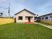 Duas Casas à Venda em Amplo Terreno de Esquina no Bairro...