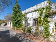 Duas casas para renovar com vistas deslumbrantes para a...