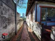 Duas casas térreas no terreno de 437 m² com garagem...