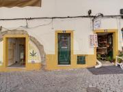 Duas lojas contiguas para venda no Centro Histórico de Évora