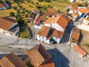 Duas Moradias com Potencial no Coração de Aldeia do...