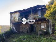 Duas moradias para recuperar com terreno de 1240m2