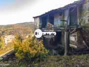 Duas moradias para recuperar com terreno de 1240m2