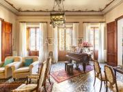 Due appartamenti in palazzo d’epoca in centro storico di...