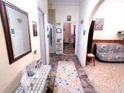 DUE LEONI | Quadrilocale con cantina | Metro C