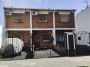 Duplex 3 ambientes con cochera y fondo verde en Venta en...