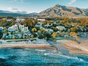 Dúplex amueblado frente al mar en Puente Romano Marbella
