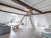 Duplex au dernier étage baigné de lumière