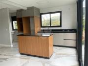 Duplex com 3 quartos para locação em Nova Gardênia SP