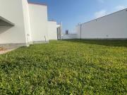 Duplex con jardín en San Isidro por Canaval y Moreyra