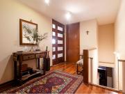 Duplex con Jardín en Vitacura, 5 Dormitorios