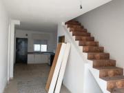 DUPLEX CON PATIO Y ESPACIO GUARDA AUTO