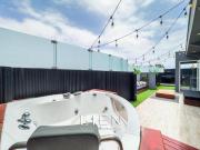 Duplex con terraza, jacuzzi y acceso a parque privado en...