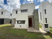 Duplex de 3 dormitorios en venta en Goycoechea 1068...