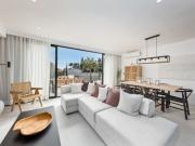 Dúplex de 3 habitaciones en venta en Nueva Andalucia, Malaga