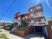 DUPLEX DE 4 AMBIENTES CON COCHERA, A METROS DEL MAR