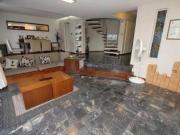 Departamento en Duplex 5 ambientes dependencia y cochera...