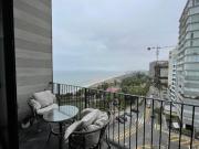 Dúplex de 90 m² con vista al mar, terraza y línea blanca...