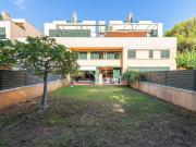 Lucas Fox presenta este piso dúplex con jardín privado y...