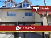 Duplex de excelente construccion,3 ambientes, play,...