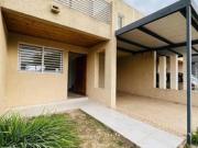 Duplex en Alquiler de 3 Dormitorios Barrio La Catalina
