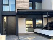 Duplex en Colinas de Manantiales
