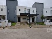 Duplex en Housing de Miradores, totalmente central!