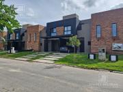 DUPLEX EN VENTA | B° CERRADO | 180 m2 totales | PILETA