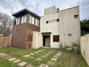 Dúplex en venta de 2 dormitorios c/ cochera en La Lucila...