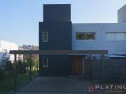 Duplex en Venta de 3 Dormitorios, Apto Escritura La...