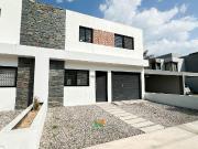 DUPLEX EN VENTA DE 3 DORMITORIOS, JARDINES DEL OLMO....