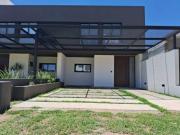 Dúplex en Venta en Colinas de Manantiales. 3 dormitorios