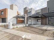 Duplex en Venta en Lomas de Manantiales, 3 dormitorios,...