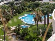 Dúplex en venta en Marbella, Puerto Banús. A muy pocos...